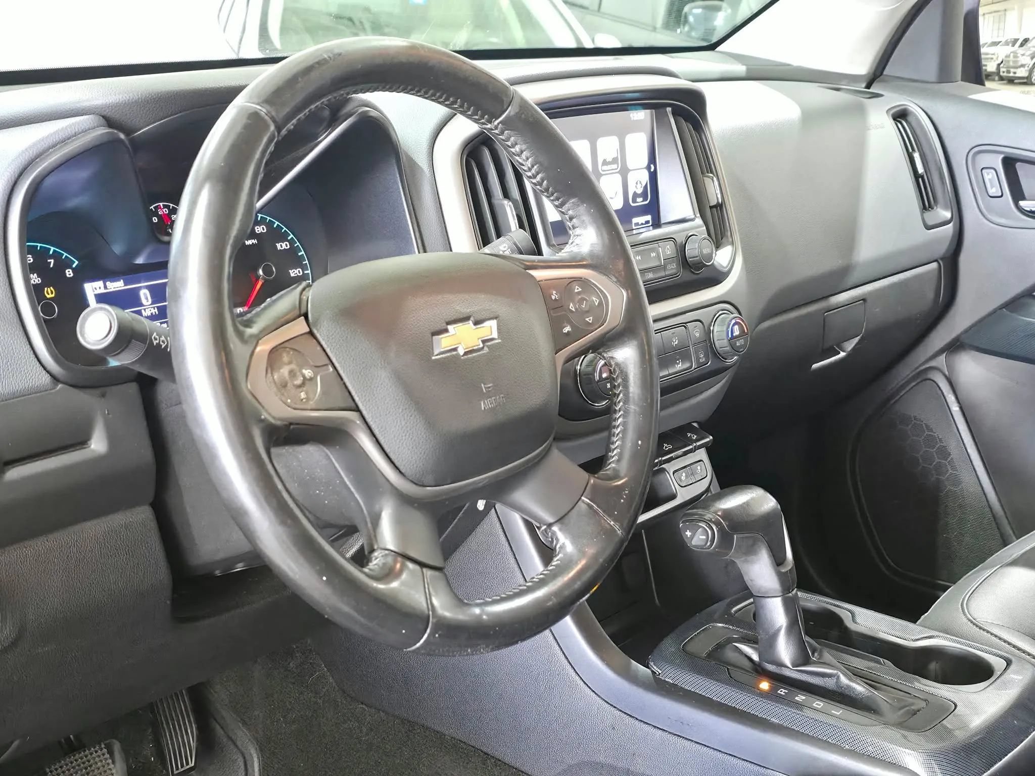 Used 2017 Chevrolet Colorado Z71 RWD image 10