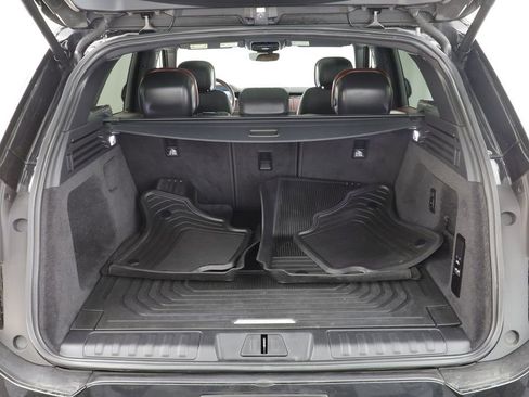 Used 2023 Land Rover Range Rover Sport SE Dynamic image 18
