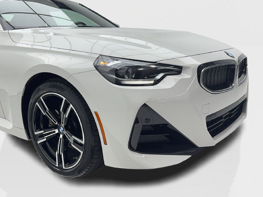 Used 2025 BMW 230i xDrive Coupe AWD/4WD image 4
