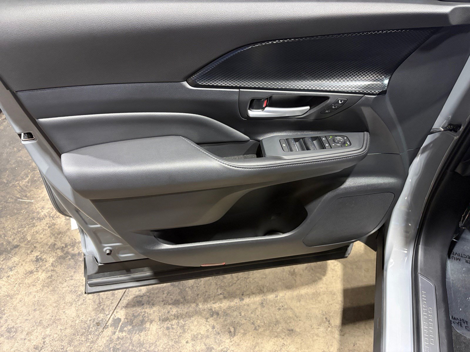 Certified 2026 Toyota Grand Highlander AWD Hybrid image 21