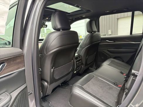 New 2026 Jeep Grand Cherokee Altitude AWD/4WD image 17