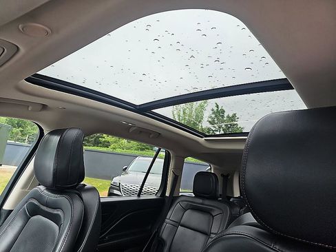 Used 2020 Lincoln Aviator Reserve w/ Elements Package Plus AWD/4WD image 29