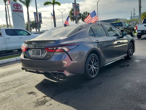 Used 2024 Toyota Camry SE FWD image 3