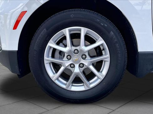 Used 2024 Chevrolet Equinox LT FWD image 10