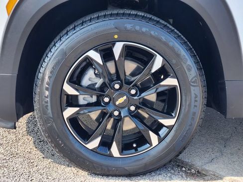 Used 2023 Chevrolet TrailBlazer LT FWD image 10