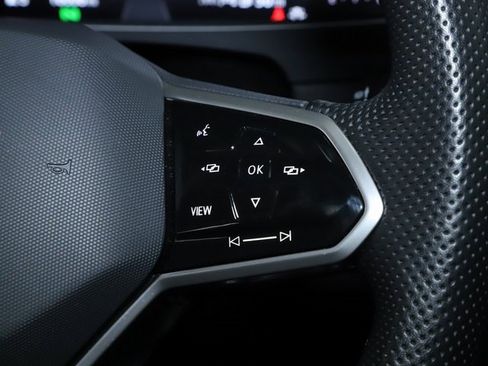 Used 2024 Volkswagen Tiguan SE R-Line image 24