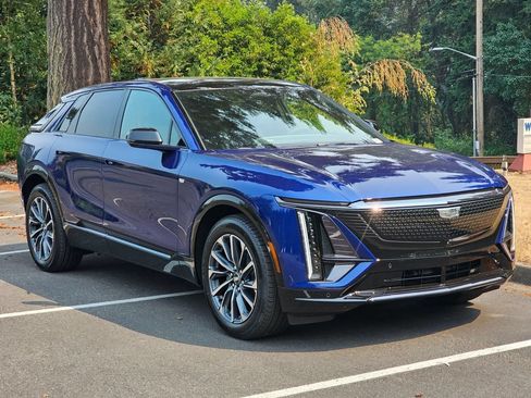 New 2026 Cadillac Lyriq Sport AWD/4WD image 7