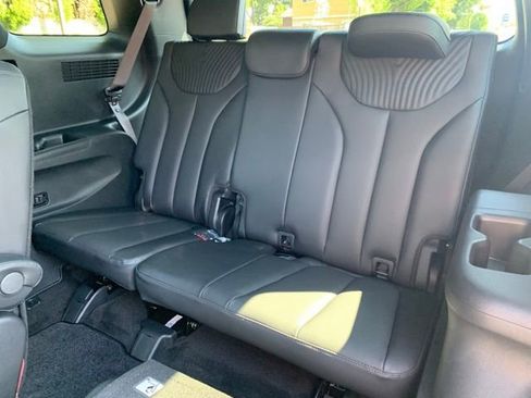 Certified 2025 Hyundai Palisade Calligraphy image 21