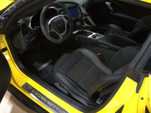 Used 2016 Chevrolet Corvette Z06 w/ 3LZ Preferred Equipment Group RWD image 38