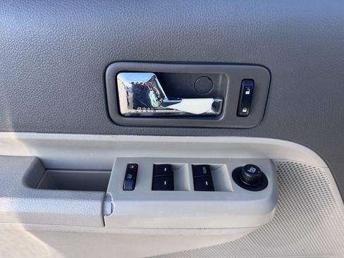 Used 2010 Ford Edge SE image 11