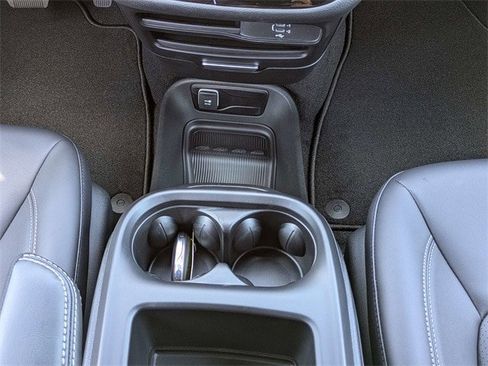 New 2026 Chrysler Pacifica Select image 21