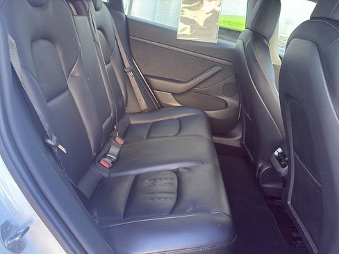 Used 2022 Tesla Model 3 Long Range image 18