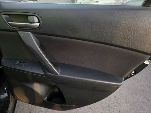 Used 2010 MAZDA MAZDA3 i Touring image 9