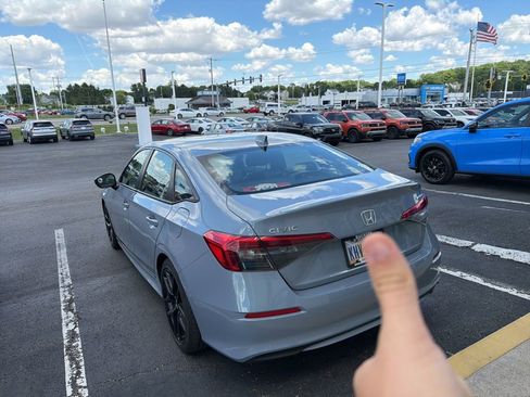 Used 2024 Honda Civic Sport image 4