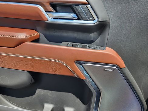 New 2025 GMC Sierra 3500 Denali Ultimate image 9