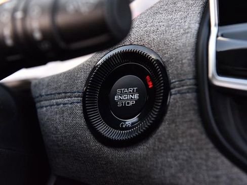 Used 2025 Jeep Compass Latitude image 19