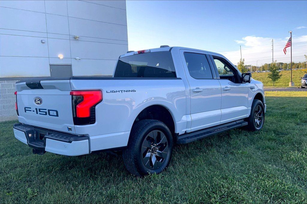Used 2025 Ford F150 Lightning Flash AWD/4WD image 6