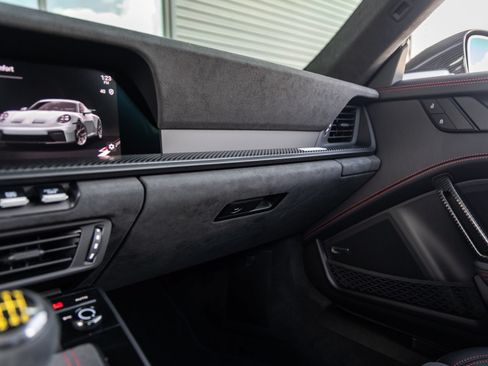 Certified 2026 Porsche 911 GT3 RWD image 51