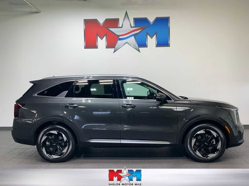 Used 2025 Kia Sorento EX image 1