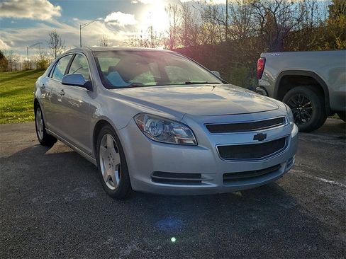 Used 2009 Chevrolet Malibu LT w/ HFV6 Engine Package image 2