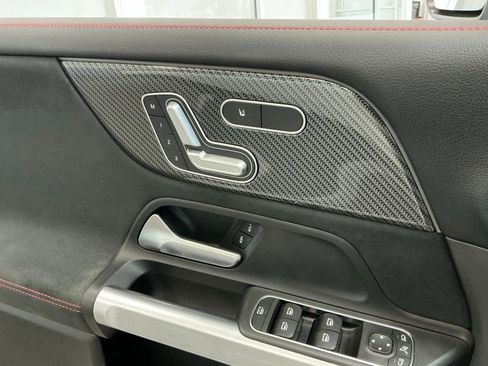 Used 2023 Mercedes-Benz GLB 35 AMG 4MATIC image 29