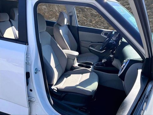 Used 2023 Kia Soul LX FWD image 7