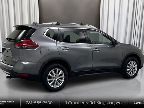 Certified 2017 Nissan Rogue SV image 5