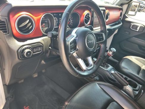 Used 2018 Jeep Wrangler Rubicon AWD/4WD image 9