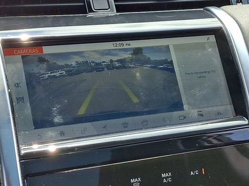 Used 2020 Land Rover Discovery Sport SE AWD/4WD image 13