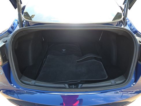 Used 2022 Tesla Model 3 Long Range AWD/4WD image 27