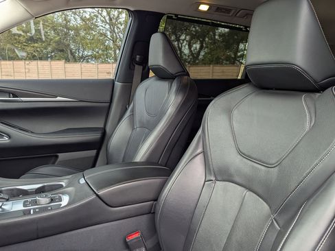 Used 2022 INFINITI QX60 Sensory w/ Cargo Package image 14