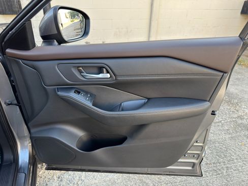 Used 2022 Nissan Rogue SL FWD image 40
