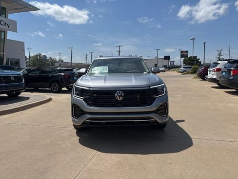New 2026 Volkswagen Atlas SEL Premium R-Line AWD/4WD image 2