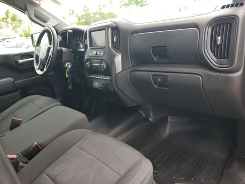 Used 2022 Chevrolet Silverado 1500 Custom image 15