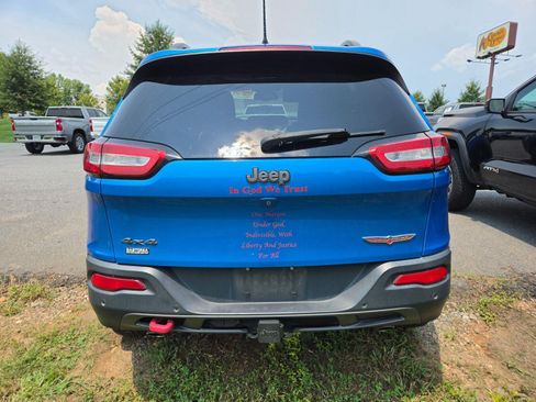 Used 2018 Jeep Cherokee Trailhawk w/ Quick Order Package 27L AWD/4WD image 6