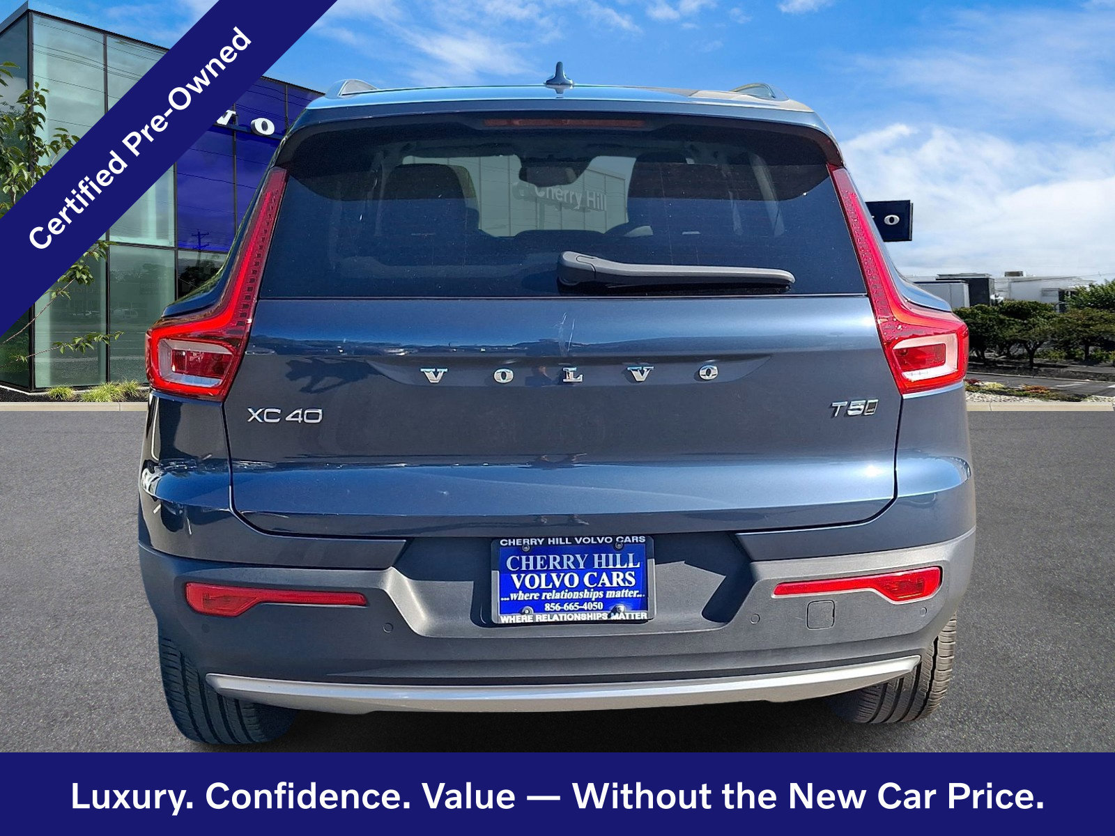 Certified 2022 Volvo XC40 T5 Momentum w/ Premium Package AWD/4WD image 6