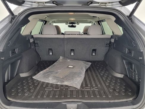 Used 2022 Subaru Outback Premium image 29