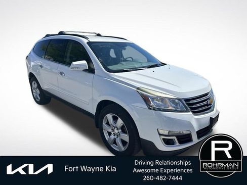 Used 2017 Chevrolet Traverse LT w/ Style and Technology Package FWD image 7