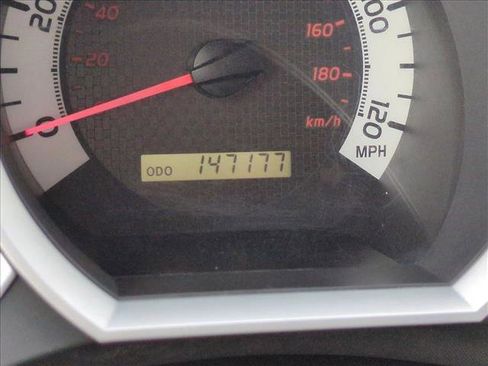 Used 2014 Toyota Tacoma PreRunner w/ TRD Sport Package image 11