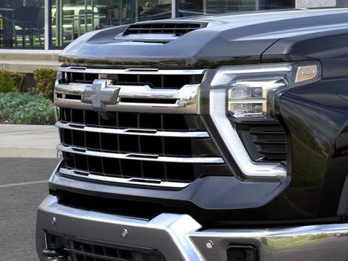New 2026 Chevrolet Silverado 2500 LTZ w/ LTZ Convenience Package AWD/4WD image 13