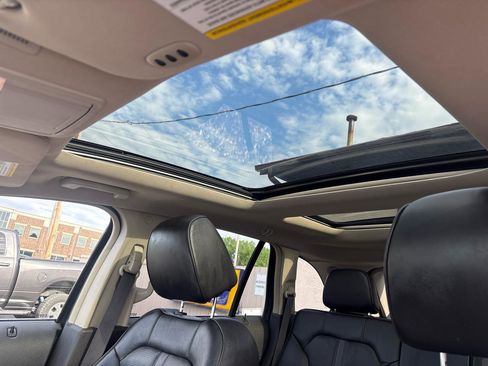 Used 2013 Lincoln MKX AWD image 30