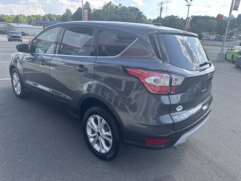 Used 2017 Ford Escape SE FWD image 6