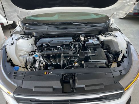 Used 2025 Kia K4 LXS image 33