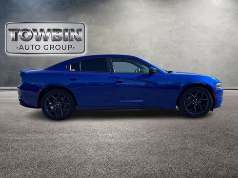 Used 2022 Dodge Charger SXT w/ Blacktop Package RWD image 3