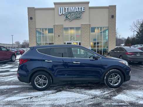 Used 2018 Hyundai Santa Fe Sport image 1
