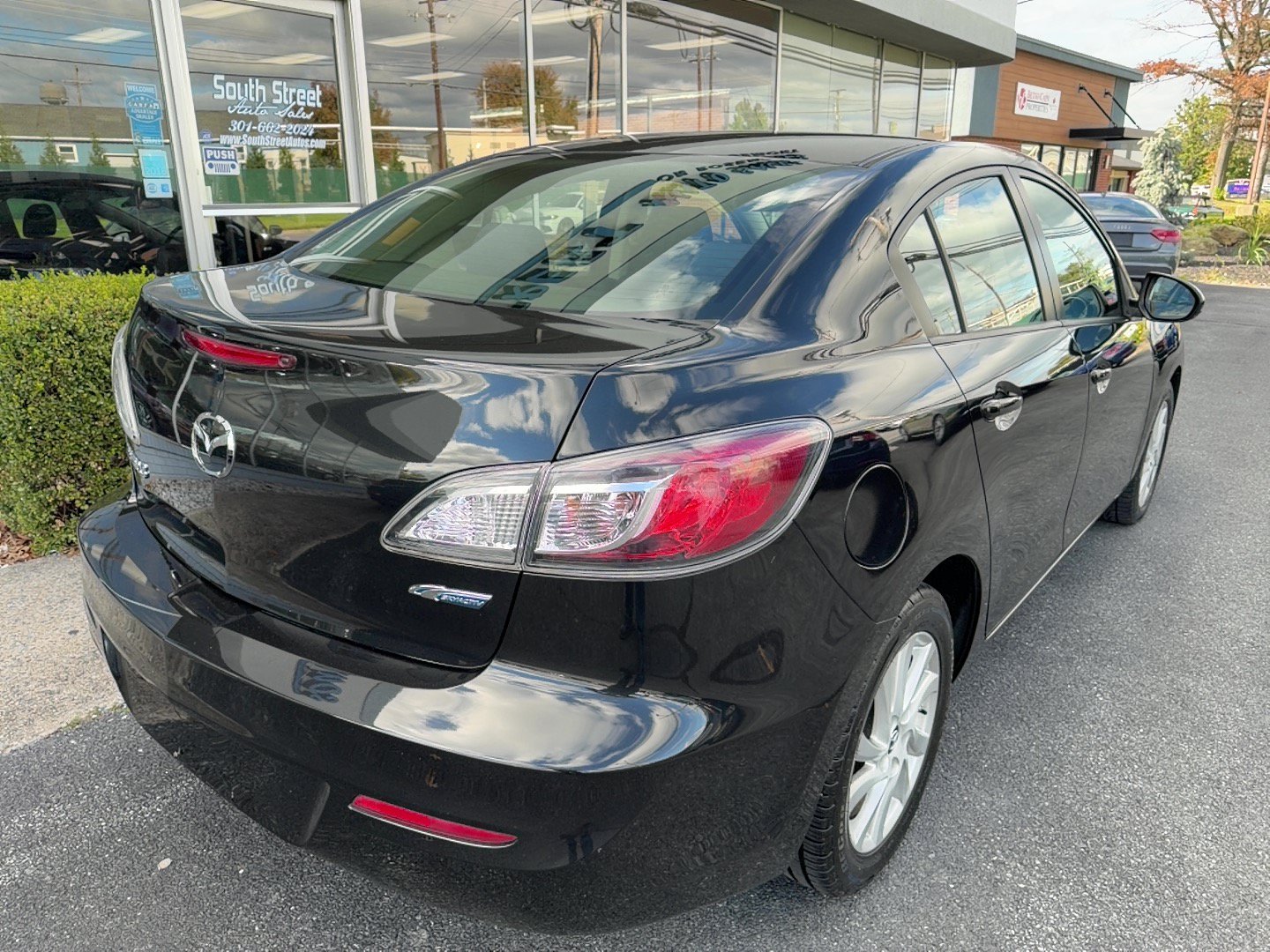 Used 2013 MAZDA MAZDA3 i Touring FWD image 3