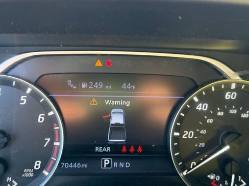 Used 2024 Nissan Titan SV w/ SV Convenience Package image 15