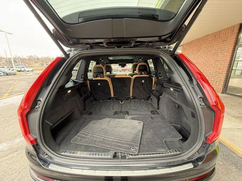 Used 2018 Volvo XC90 T6 Momentum w/ Convenience Package image 18