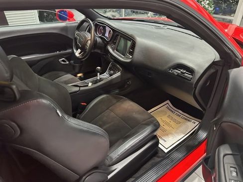 Used 2015 Dodge Challenger R/T Scat Pack w/ Scat Pack Appearance Package image 15