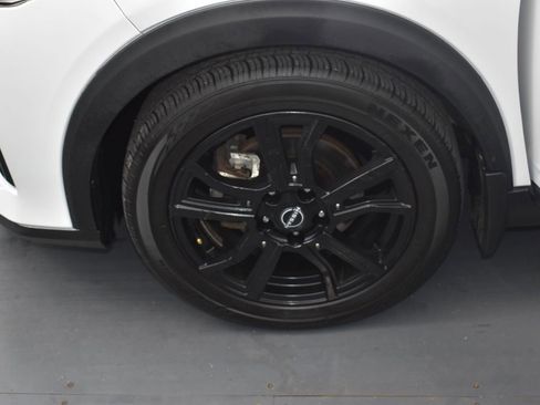 Used 2023 Nissan Kicks SR w/ SR Premium Package image 13